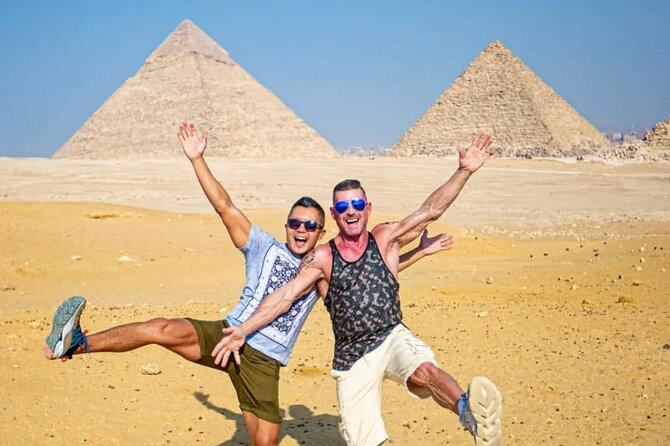 Cairo: Pyramids, Bazaar, Lunch with Female Guide - Giza bazaars in one focused hour