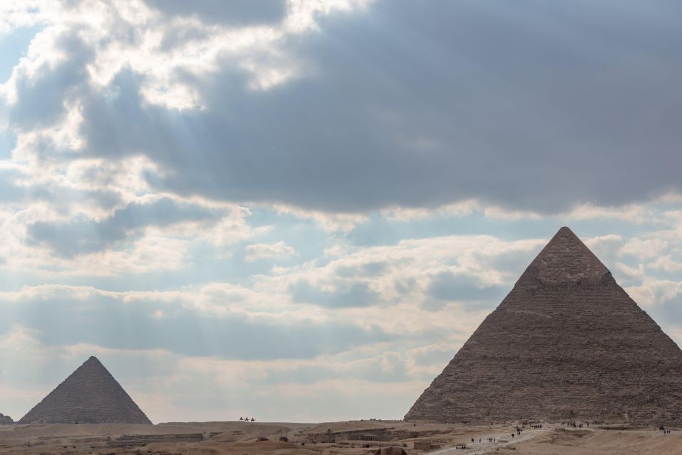 Cairo: Pyramids, Sphinx & Grand Egyptian Museum Private Tour - Khufu’s Boats Museum: A Calm Ending After the Grand Halls