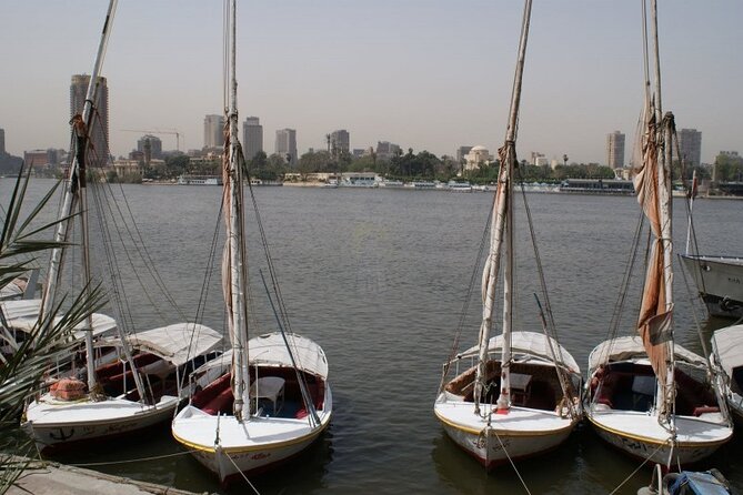 Cairo sailing boat Tours on the Nile by felucca - The lunch reality: Egyptian buffet in theory, takeaway in practice