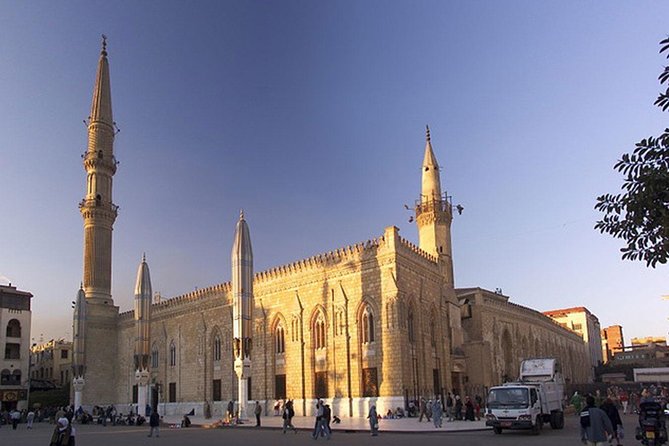 Cairo Sightseeing Tour to Citadel & Old Cairo & Cave Church and Islamic Cairo - Amr Ibn El-Aaas Mosque and Islamic Cairo: start at the beginning