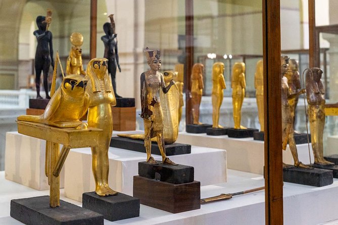 Cairo Stopover Tour with Giza Pyramids, Sphinx, Egyptian Museum, and Old Cairo - The Giza Plateau + Khufu, Khafre, Menkaure: knowing where you are matters