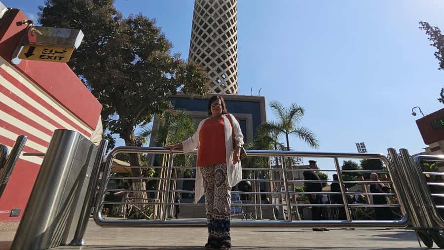 Cairo: Sunset at Cairo Tower with Lunch & Private Transport - Following the skyline: how to spot Nile and Giza from above