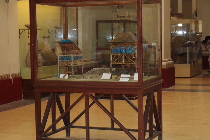 Cairo: The Egyptian Museum and Giza Pyramids & Sphinx - Full Day Tour - Time to Breathe: Shopping and a Possible Camel Ride