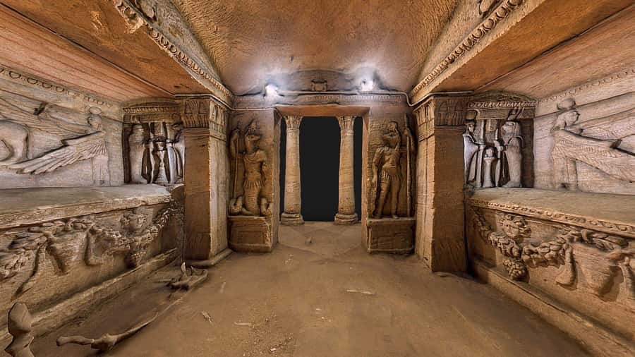 Catacombs of kom el shoqafa Guided Walking Tour - The 2-hour format: how to pace yourself at a subterranean site