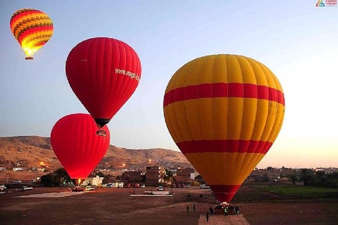 Cheap trip -Luxor: Hot Air Balloon Ride - The Nile and Statue of Thebes: the view that connects everything