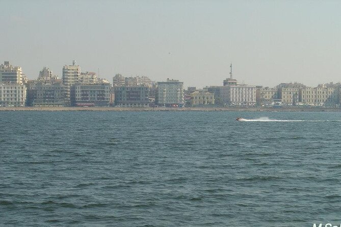 Cleopatra’s & Alexander The Great’s Alexandria Sites – Day Trip From Cairo - What the private guide adds (especially at the catacombs)