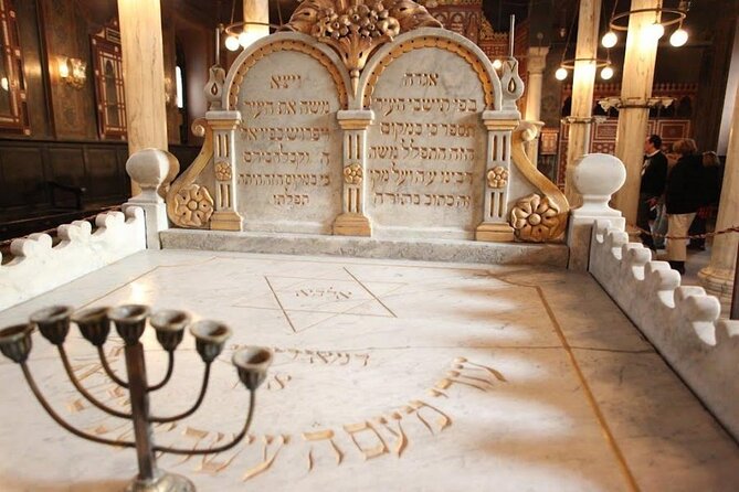 Coptic Cairo Tour: Cave Church of Saint Simon and Old Cairo churches - Stop 3: The Hanging Church and its Roman-era setting