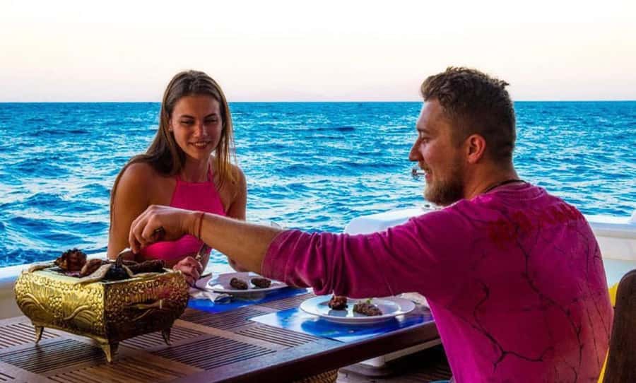 Dahab: luxury Snorkeling cruise with buffet lunch - Comfort First: Sun Deck, Two AC Salons, and Real Breaks