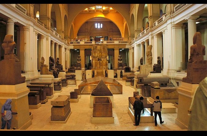 Day Tour to Cairo from Alexandria Port - Pyramids of Giza in One Stop: Cheops, Chephren, Mykerinus, Sphinx, and Valley Temple