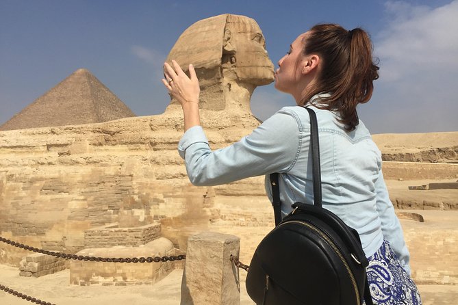 Day Tour To Pyramids of Giza and Egyptian Museum - Giza Pyramids: Panoramic Views of Cheops, Khafre, and Menakaure