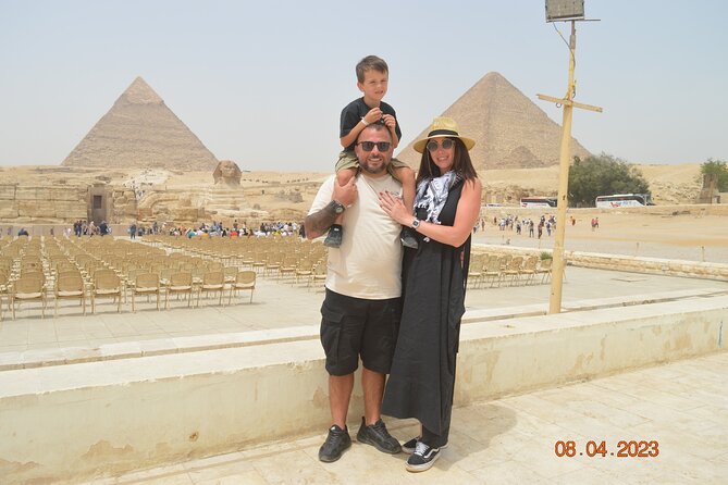 Day Tour Visit Pyramids, Sphinx, Saqqara and Memphis - Seeing the Great Sphinx close up (what to watch for)