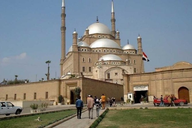 Day Trip To Giza Pyramids, Cairo Citadel, Old Cairo - Coptic Cairo - Stop 2: The Great Sphinx and Its Connection to Chephren