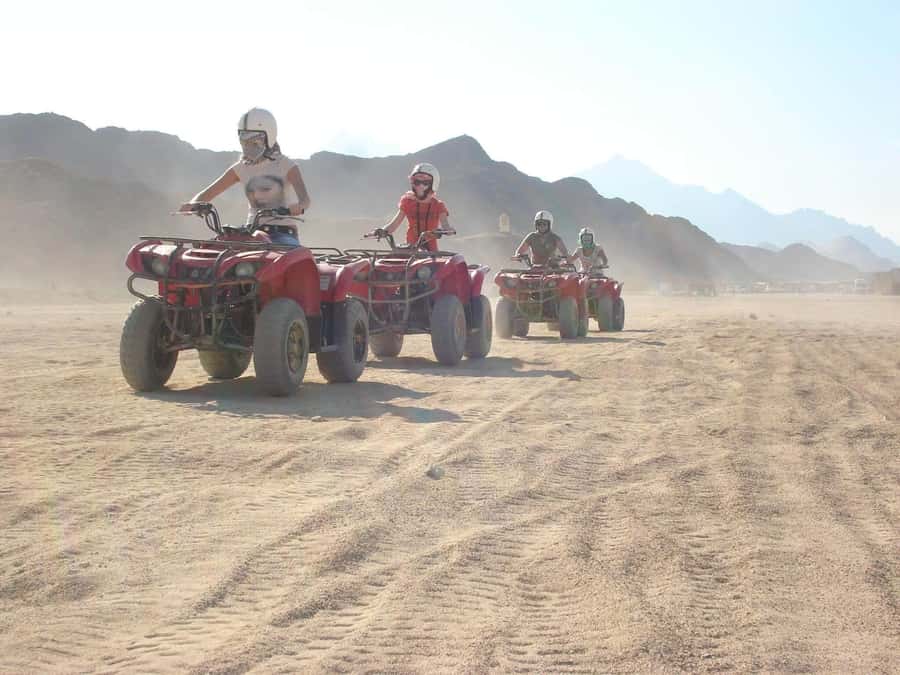 Desert Sunset Quad Bike ATV for 50Km, Oriental Show, Dinner, - Quad Bike Desert Day: 50 km of dunes plus Bedouin night
