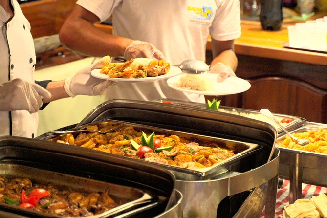 Dinner Cruise with Oriental Show & Seafood Buffet from Sharm El Sheikh - Why a Sina Dream Yacht dinner cruise is such an easy Sharm El Sheikh night