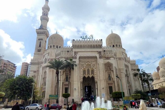 Discover Alexandria Walking Tour - Abu al-Abbas al-Mursi Mosque: major architecture plus a surprising street moment