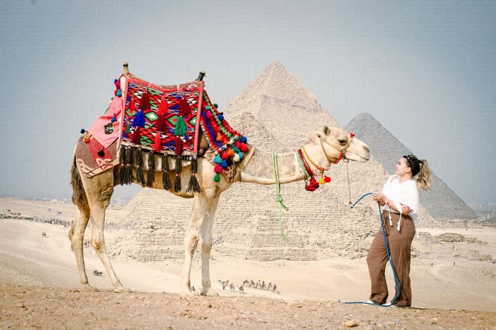 Discover Cairo: Private Day Trip to Museum, Pyramids & Lunch - Egyptian Museum in Tahrir Square: skip-the-line time that matters