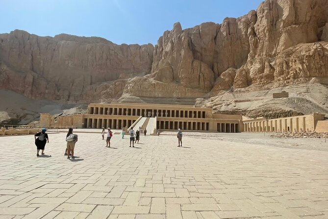Discover Luxor Journey to the Valley of the Kings from Hurghada - Guides, Tickets, and Group Size: How This Tour Runs