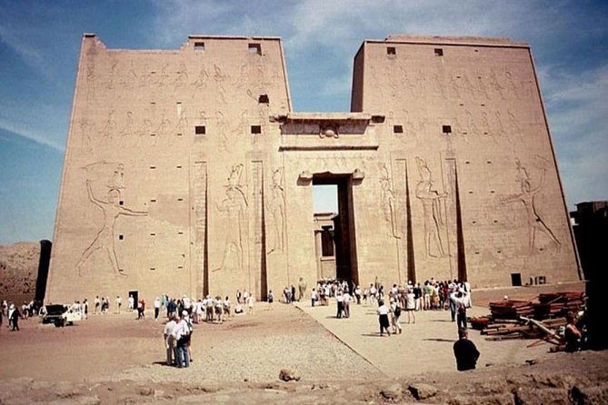 Edfu And Kom Ombo Temples Private Tour From Luxor - Kom Ombo’s double temple: why it feels different on the ground