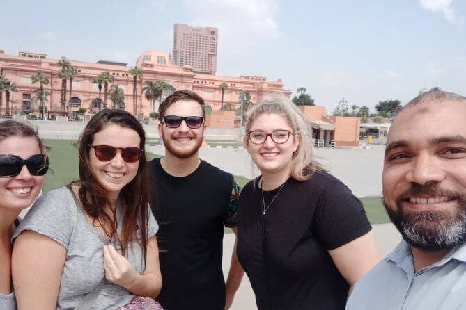Egypt Short Break Day Tour: Pyramids, Sphinx and Egyptian Museum From Cairo Airport - Lunch and Timing: Keeping Your Energy in Giza Heat