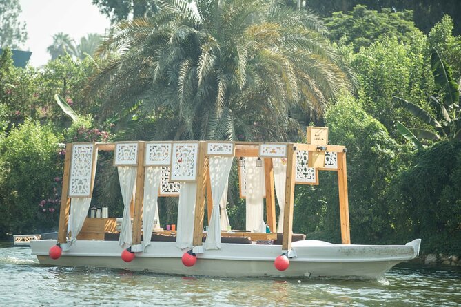 Elite Boats Tour in Cairo & Giza with Drinks Included - Qasr el Nil Bridge (Khedive Ismail Bridge): bronze lions and a swing-bridge vibe