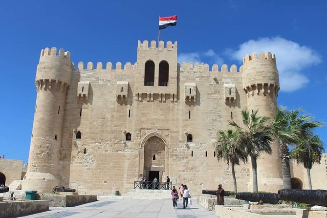 Exceptional Alexandria tour from Cairo + Alexandria food tour - Lunch in Alexandria: street-food classics or a seafood meal