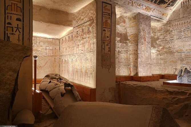 Explore the history and treasures of Luxor in two days - Colossi of Memnon: A Quick Stop With Big-Scale Effect