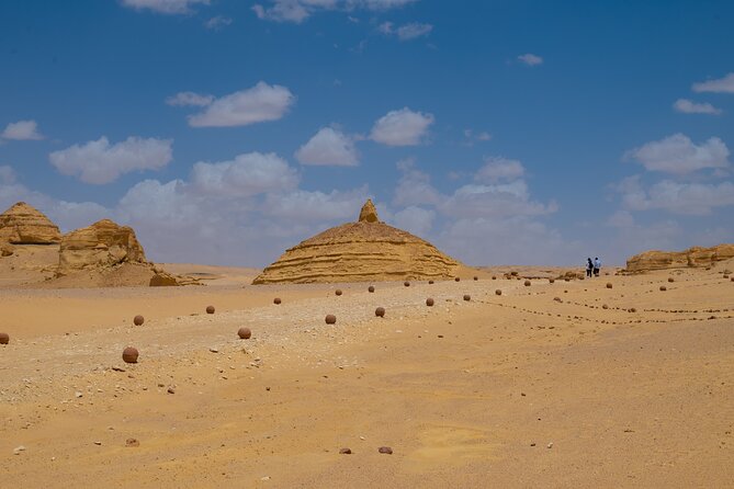 Fayoum Oasis Adventure 4WD Desert Safari with Traditional Lunch - Waterfalls in Wadi El-Rayan and a Stop at Mudawara Mountain