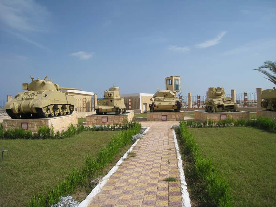 From Alexandria: El Alamein Day Trip - Guides, pacing, and the small comforts that change the day