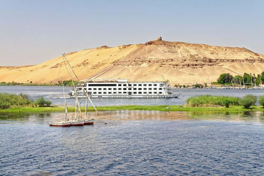 From Aswan: 4 Days Nile River Cruise with Guided Tours - Day 3: Valley of the Kings, Hatshepsut Temple, and Howard Carter’s House