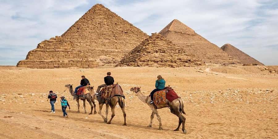 From Cairo: 11-Day Egypt Tour with Flights - Alexandria’s coast: Catacombs, Bibliotheca Alexandrina, and Qaitbay