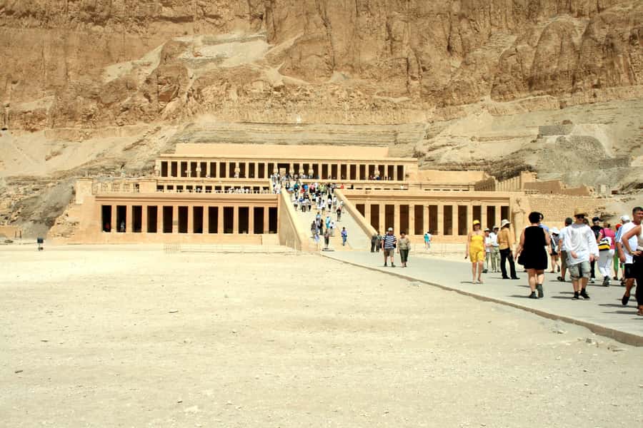 From Cairo: 4-Day Nile Cruise from Aswan to Luxor with Meals - Edfu Morning and the Horse-Carriage Ride: A Surprisingly Fun Detour