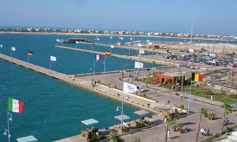 From Cairo: El Alamein and Alexandria Guided Day Tour - Kom el Shoqafa Catacombs: The Underground Roman Cemetery You’ll Remember