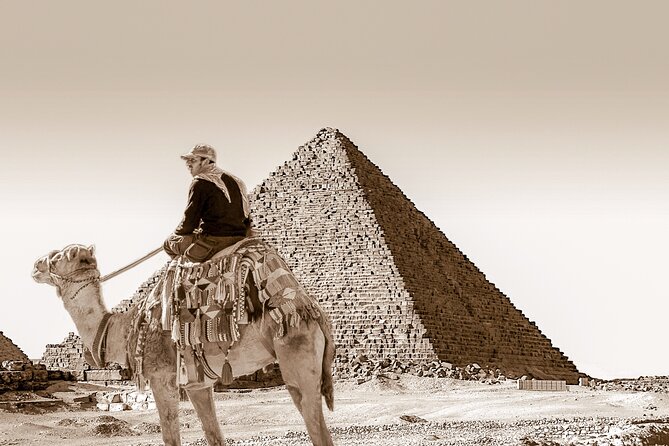 From Cairo: Giza Pyramids, Sphinx, Saqqara & Memphis Tour - Lunch and snack breaks: the stuff that keeps your energy level sane