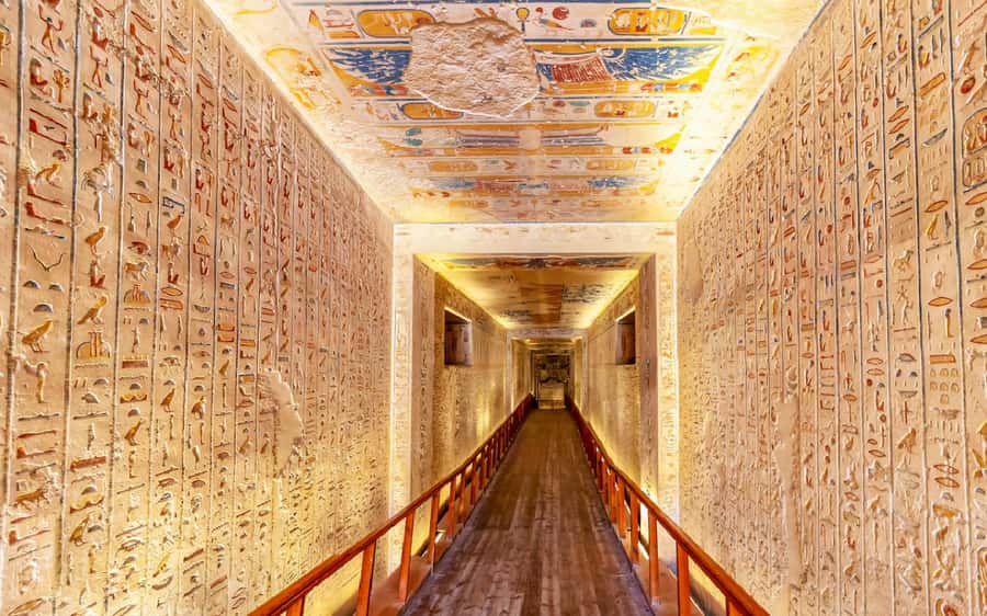 From Hurghada: Luxor Private Day Trip with Temple Tickets - Lunch, Papyrus and Alabaster Stops: How to Make This Time Useful