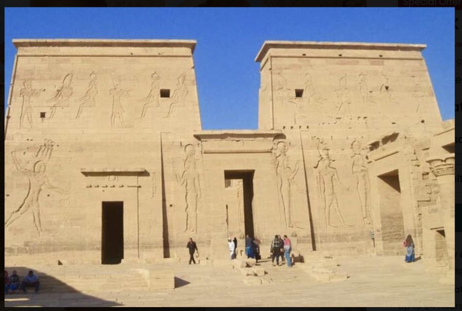 From Hurghada: Luxor Private Guided Day Tour with Lunch - Colossi of Memnon: the surviving giants of Amenhotep III
