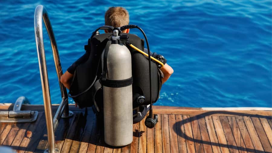 From Hurghada: Scuba Diving with Expert Guide & 2 Dives - Lunch on the Boat and the Pace: What Your Day Feels Like