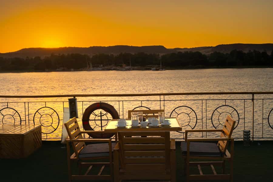 From Luxor: 6-Day Nile Cruise to Aswan with Hot Air Balloon - Day 1: Karnak Temple’s scale, then a relaxing felucca on the Nile