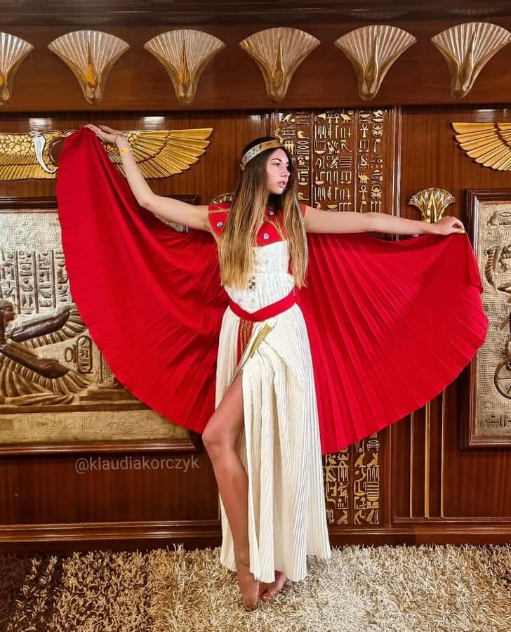 From Makadi: Nefertari Sunset or Morning Cruise With pickup - The Egyptian Costume Moment: Photos Without Turning It Into a Production