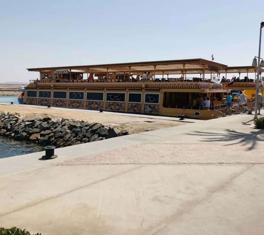 From Makadi: Nefertari Sunset or Morning Cruise With pickup - Getting There: Shared Pickup, Short Sea Ride, Then the Marine Viewing Begins