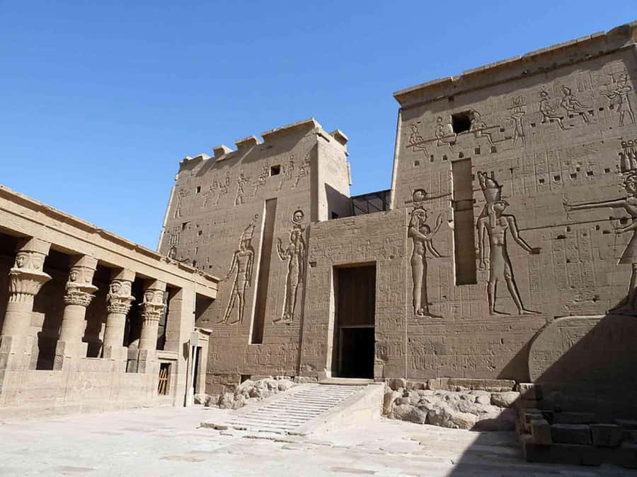 From Marsa Alam: Private 2-Day Tour to Aswan & Abu Simbel - Day 2 to Abu Simbel: four colossi and real time inside the complex