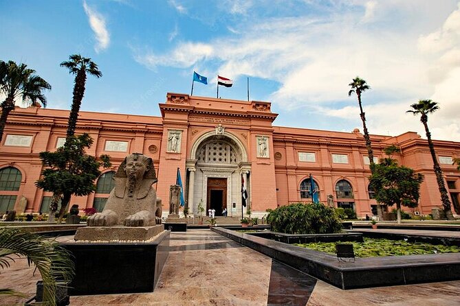 Full Day Egypt Landmarks Private Tour with Lunch - Egyptian Museum in Cairo: where 5,000 years starts to feel real