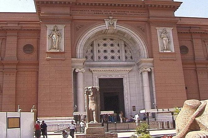 Full Day: Giza Pyramids, Egyptian Museum & Khan Khalili Bazaar Tour - Khan al-Khalili Bazaar: shopping with history in the background