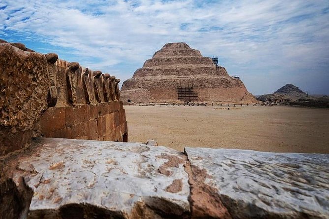 Full-Day Giza Pyramids Sphinx Sakkara Private Tour with Pickup - Giza Pyramids: Cheops, Chephren, and Mykerinos in one day