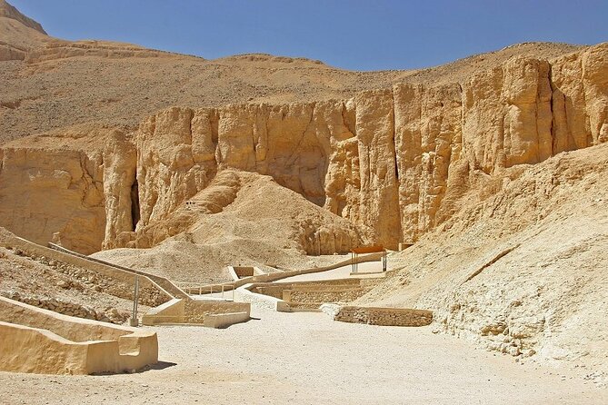 Full Day Private Guided Tour in Luxor - East and West Bank in One Day: how the private vehicle changes everything