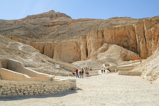 Full-day Private Guided Tour of East and West Bank in Luxor - 7:00 am departure: the sweet spot in Luxor