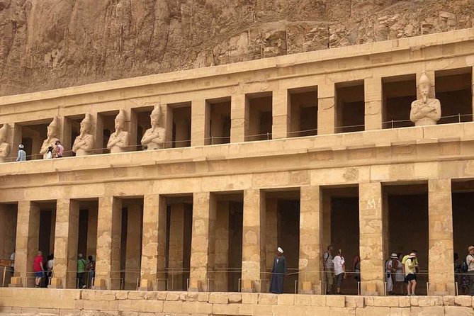 Full-Day Private Tour to Luxor From Hurghada with Lunch and Pick Up - Temple of Hatshepsut at Deir el Bahari: A Queen’s Mortuary Temple Stop