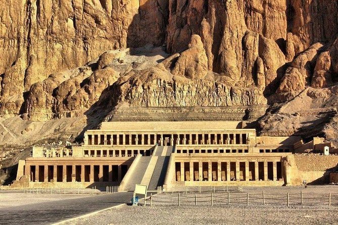 Full-Day Small-Group Luxor Tour from Hurghada with Lunch & Entrance Fees - The 4:30 am start: timing, heat, and what to pack