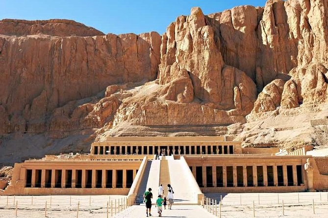 Full-Day Small-Group Luxor Tour from Hurghada with Lunch & Entrance Fees - Lunch on the Nile: where the day gets human-scale