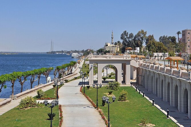 Full Day Tour :Kings valley &Karnak &Luxor and Hatshepsut Temples - Colossi of Memnon: A Quick Stop With Heavy Stone Attitude