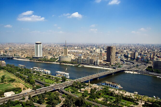 Full Day Tour Sphinx, Pyramids, Egyptian Museum and Bazar - Stop 5: Khan El-Khalili Souq in 60 Minutes